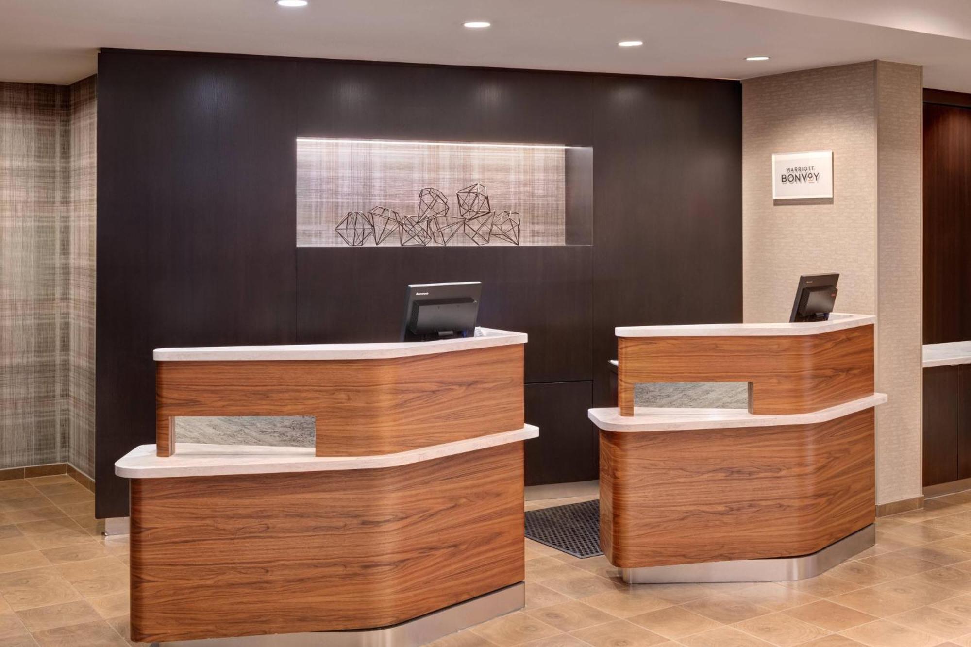 Courtyard By Marriott Pittsburgh Washington Meadow Lands Hotel Exterior foto