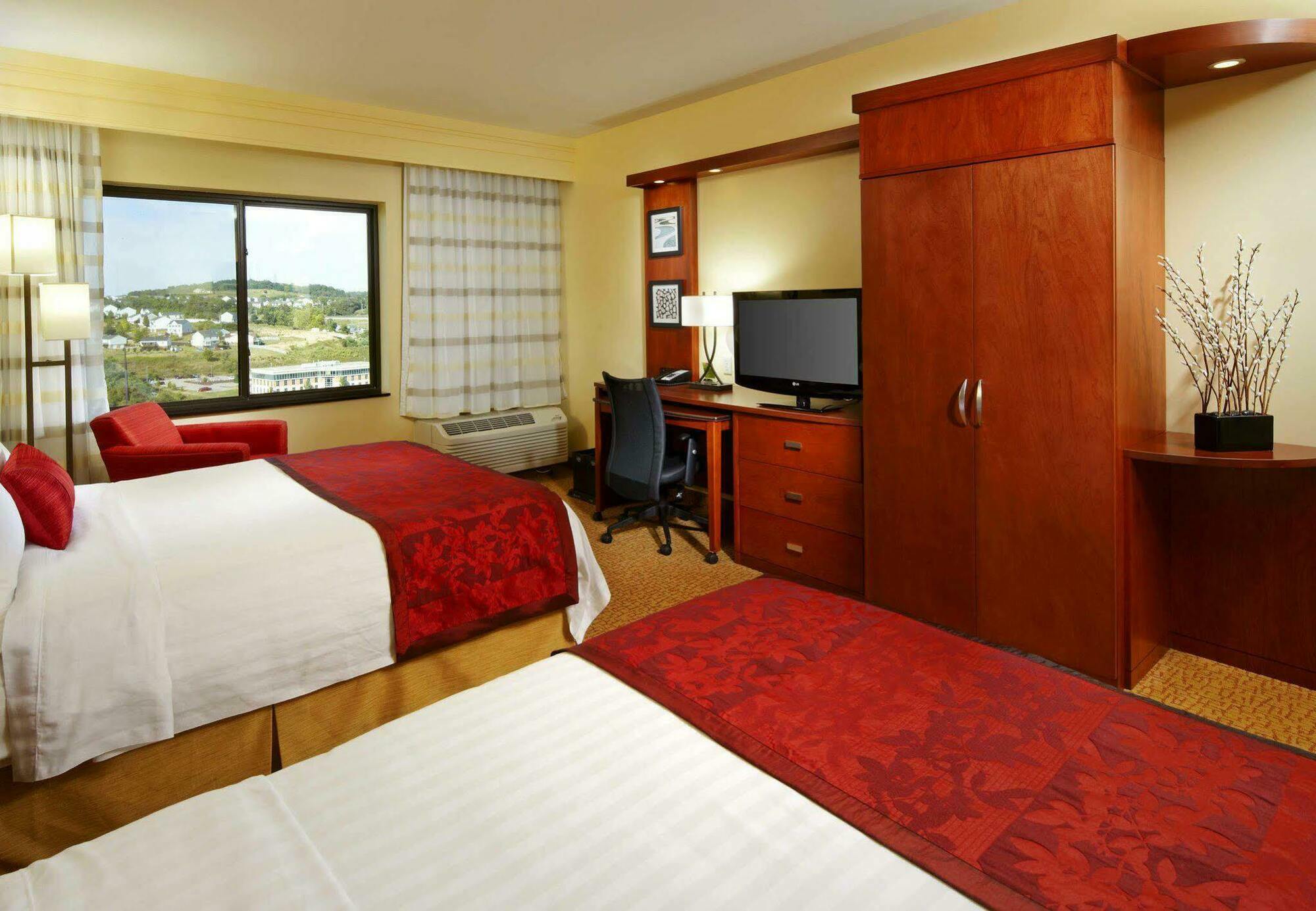 Courtyard By Marriott Pittsburgh Washington Meadow Lands Hotel Exterior foto